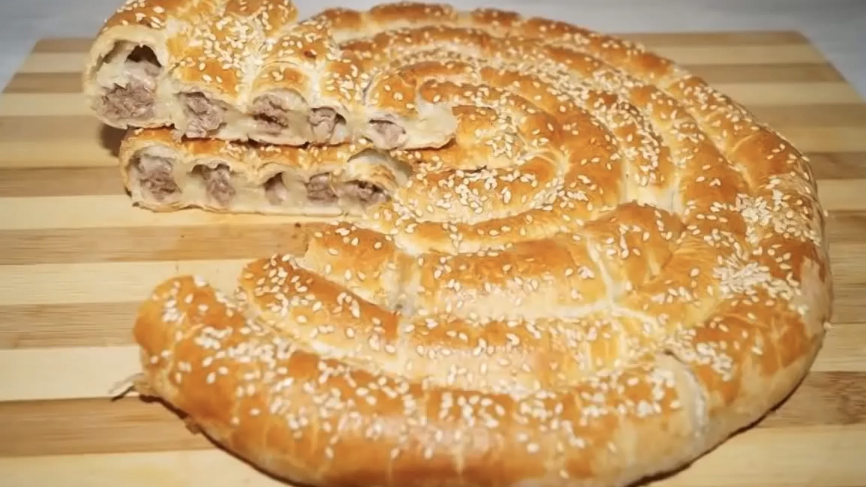 Мясной пирог улитка из дрожжевого теста! смотреть онлайн