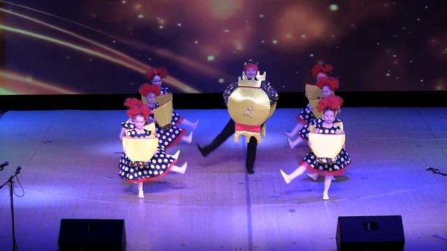 Городской фестиваль народного творчества "Душа России" с песней "Пых-пых-самовар" смотреть онлайн