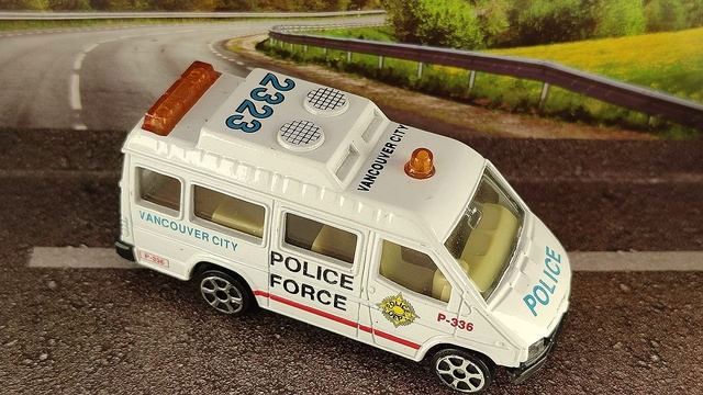 RENAULT TRAFIC смотреть онлайн