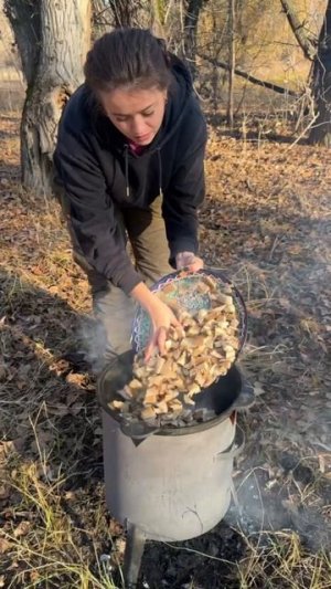 Простой деревенский ужин с грибами и картошкой