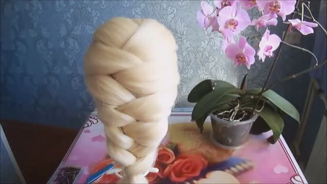 Прическа на средние  и длинные волосы