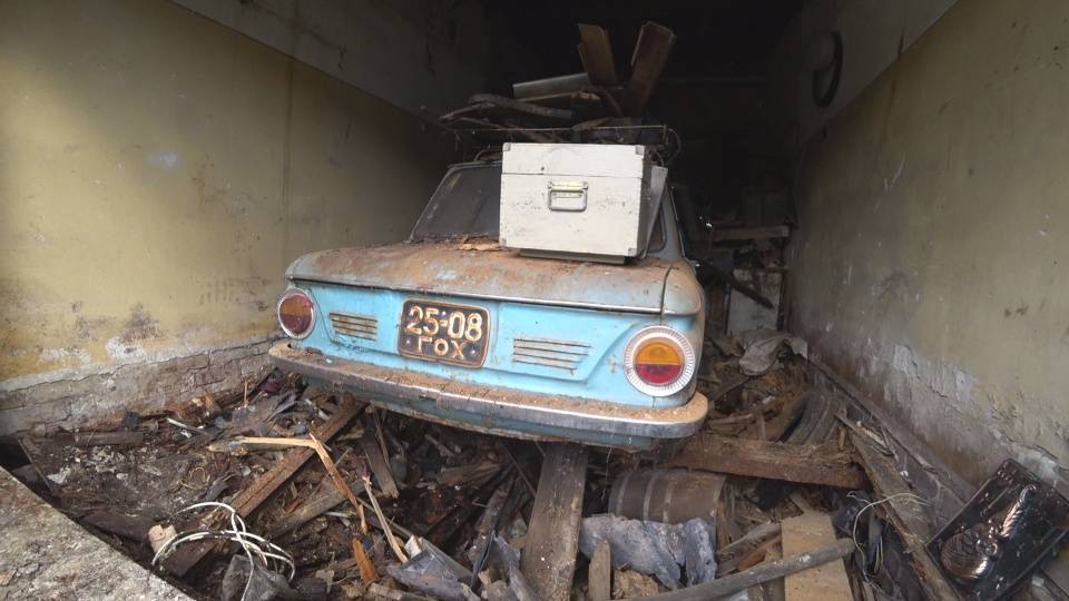 КУПИЛИ ГАРАЖ С МАШИНОЙ ВНУТРИ смотреть онлайн