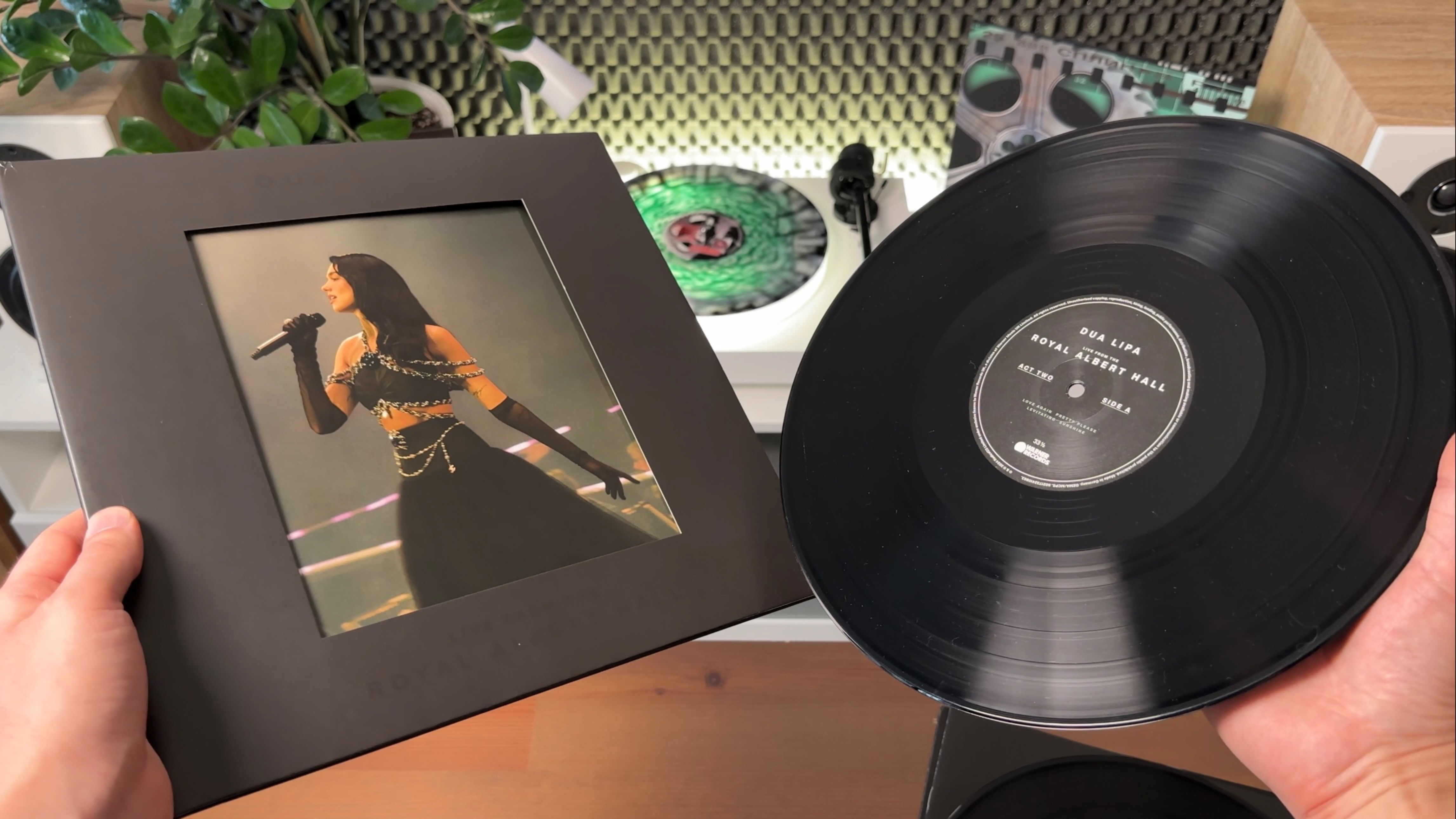 Dua Lipa - Live From The Royal Albert Hall - Распаковка и обзор виниловой пластинки смотреть онлайн