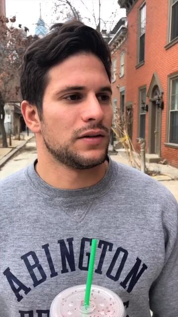 Конкурент у которого дешевле на 200 рублей))) смотреть онлайн