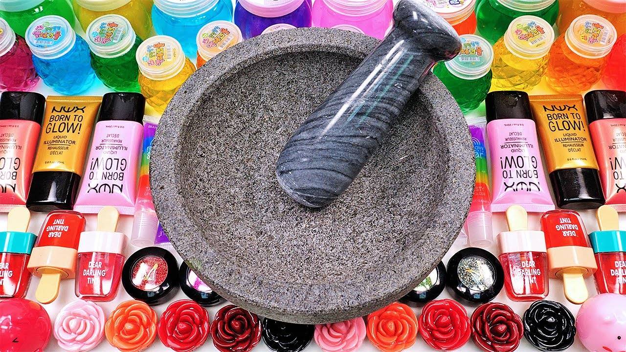 Глиттер из косметики для макияжа глянцевым слаймом АСМР ❤️ смотреть онлайн