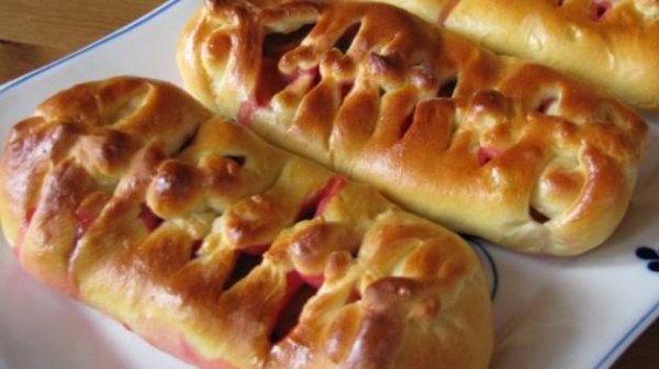 Плетенки со сливами