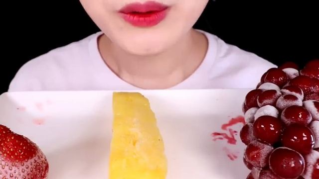 ASMR FROZEN FRUITS. АСМР замороженных ФРУКТОВ смотреть онлайн