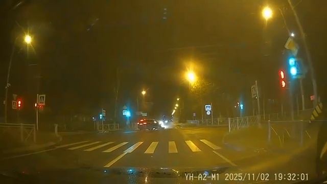 В поселке Песочный два подростка на питбайке влетели в Cherry смотреть онлайн