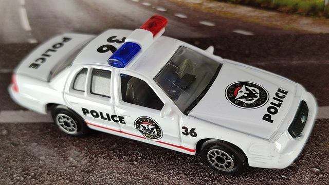 FORD CROWN VICTORIA смотреть онлайн