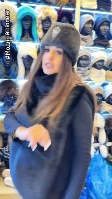 Большая новая коллекция головных уборов у Анны смотреть онлайн