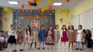 "У моей России длинные косички", Исполняют: Старшая группа, 5 лет