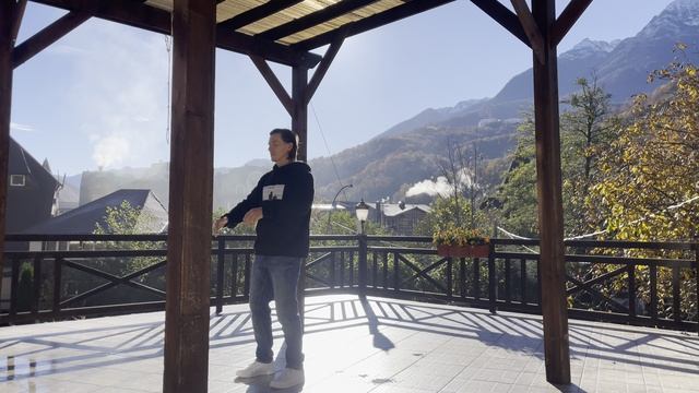 Утренний комплекс цигун. 8 подготовительных упражнений, Большое дерево.