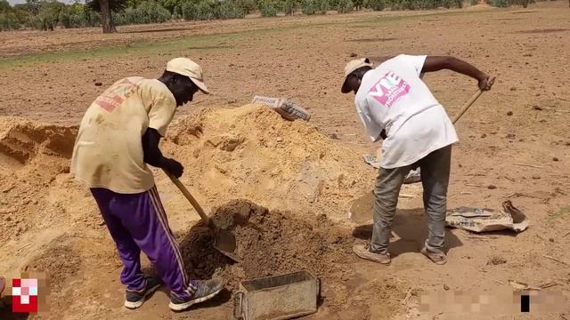 Рытьё колодца. Сенегал. Африка