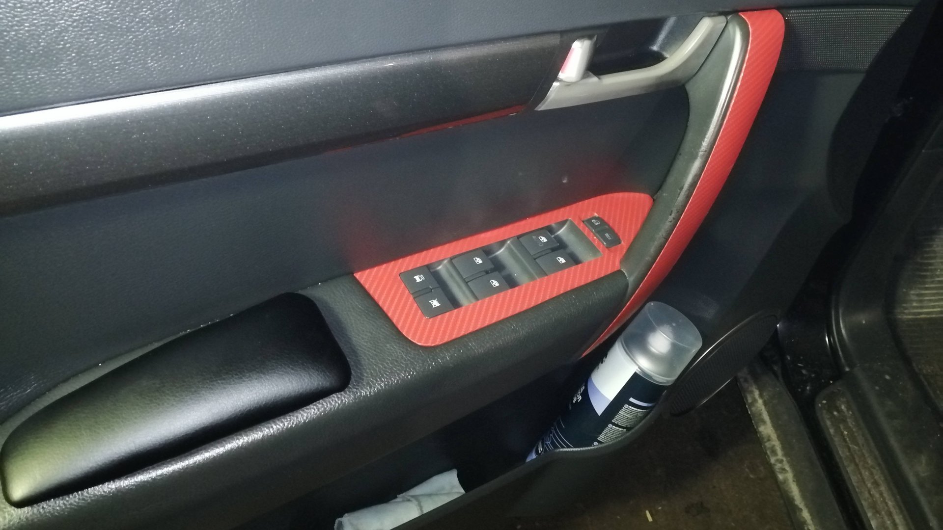 Как снять и разобрать блок кнопок управления стеклоочистителя на автомобиле.