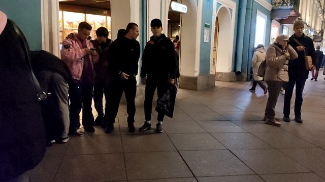 Уличные танцы на Невском проспекте смотреть онлайн