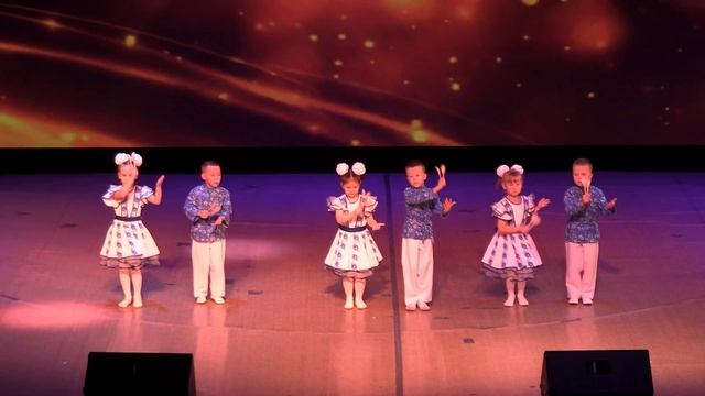 Городской фестиваль народного творчества "Душа России" Игра на ложках смотреть онлайн