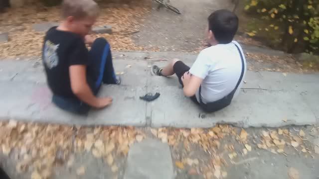 В Витька вселился клоун маньяк и устроил нам шоу. Санёк маньяк стал на нашу сторону?