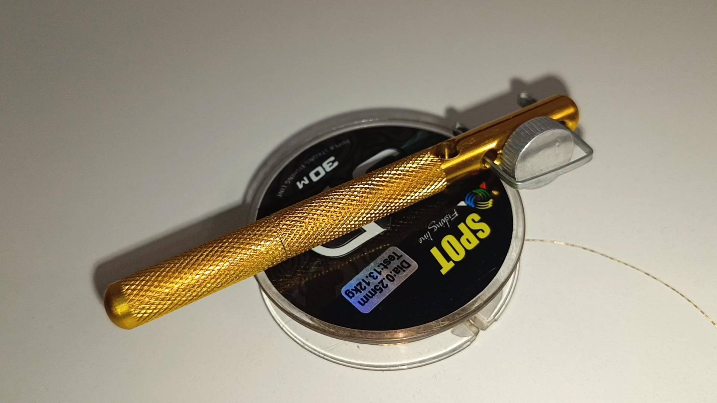 Вяжем рыболовный крючок