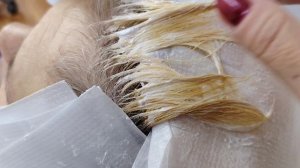 "Сделайте мне посветлее!", - сказала Светлана. Делаю обесцвечивание волос и растяжку цвета👌