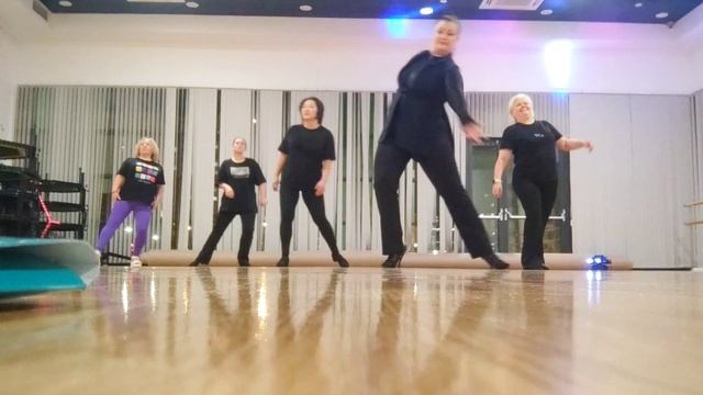 Танцы XL — движение для удовольствия и поддержки тела