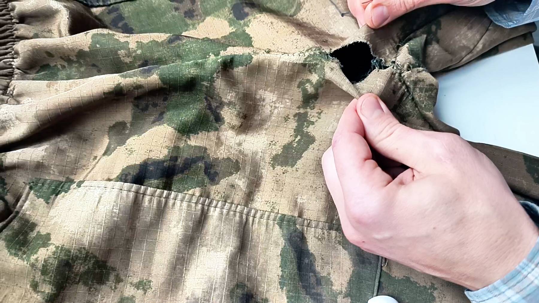 Скрытый шов. Зашиваем середыш штанов, без распарывания подкладки. смотреть онлайн