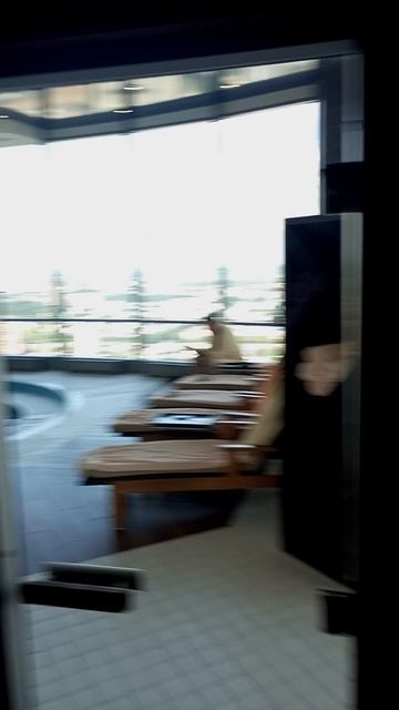 Пар, вид на город и тишина — СПА в «Высоцком»  Infinity Sky Pool: Бассейн с видом на город.