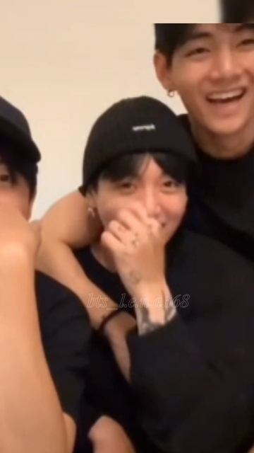 ТехЁн и Чонгуги в своей атмосфере смотреть онлайн