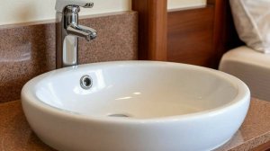 Смеситель, раковина, слив, тумбочка. Сборка и установка!