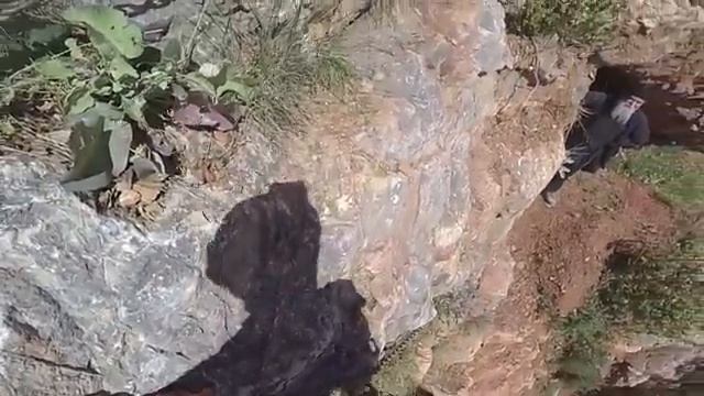 Карули. 10 лет жизни на краю скалы.