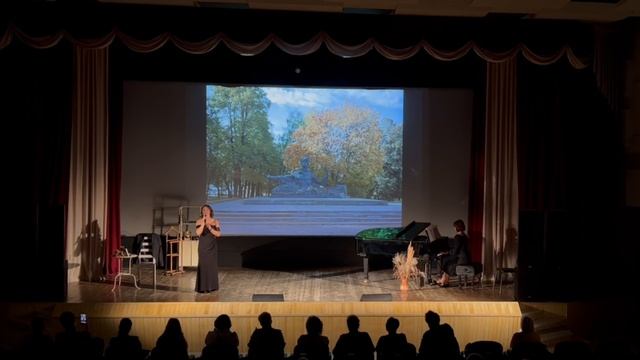 С. Есенин "Мы теперь уходим понемногу..." (Читает Натали Силаева, рояль: Анастасия Козуб) смотреть онлайн