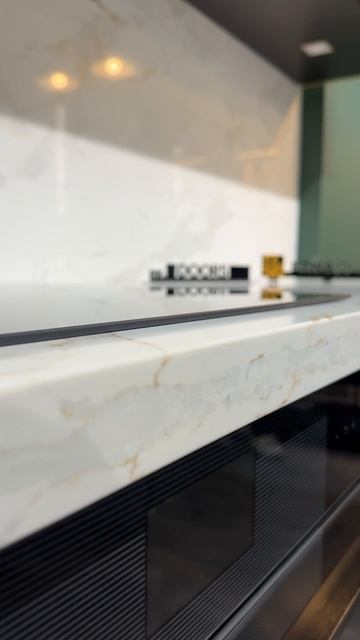 Это не мрамор. Это Etna Quartz. Современный взгляд на элегантность и долговечность.