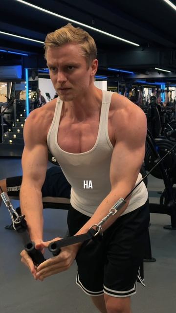 Если худшее, что может произойти ровно то, чему ничего не делать, то стоит хотя бы попытаться смотреть онлайн