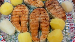 У нас сегодня рыбный день. Кто любит рыбу, присоединяйтесь.