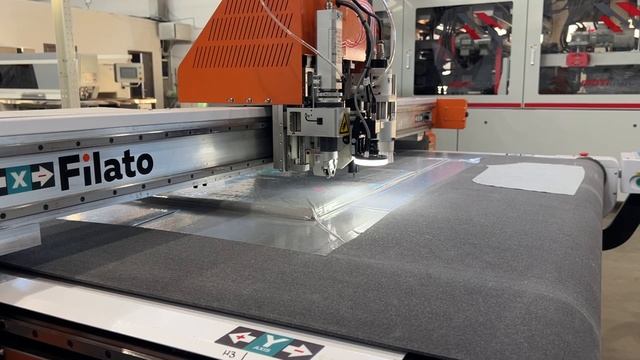 Планшетно-режущий плоттер Filato. Многослойная резка ткани смотреть онлайн