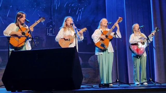 XII открытый детско-юношеский фестиваль авторской песни "На берегах Невы" смотреть онлайн