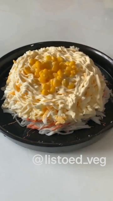 Салат за 5 минут — крабовые палочки, сыр и кукуруза 😋