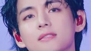 "Ким Тэхён: Идеал красоты или научный феномен? 🌟💖"