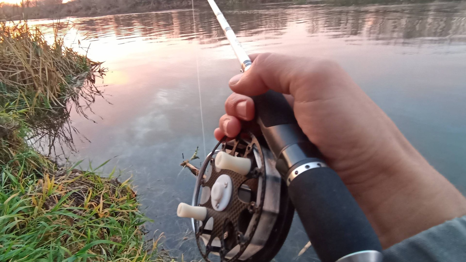 Инерционная катушка 100мм из карбона смотреть онлайн