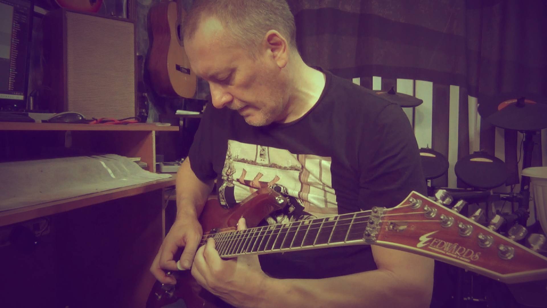 Edwards смотреть онлайн