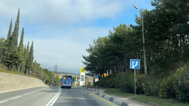 Ялта. Обводная. ЮжноБережное Шоссе от ТЦ Конфетти до развилки на Рабочей ул. 04.11.25. Крым. Crimea. смотреть онлайн