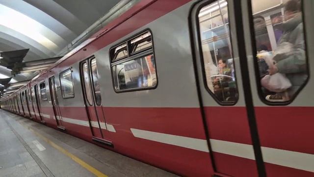 метропоезд юбилейный в Питере смотреть онлайн