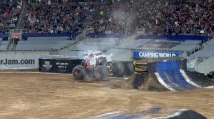 Машины - монстры. Трюки