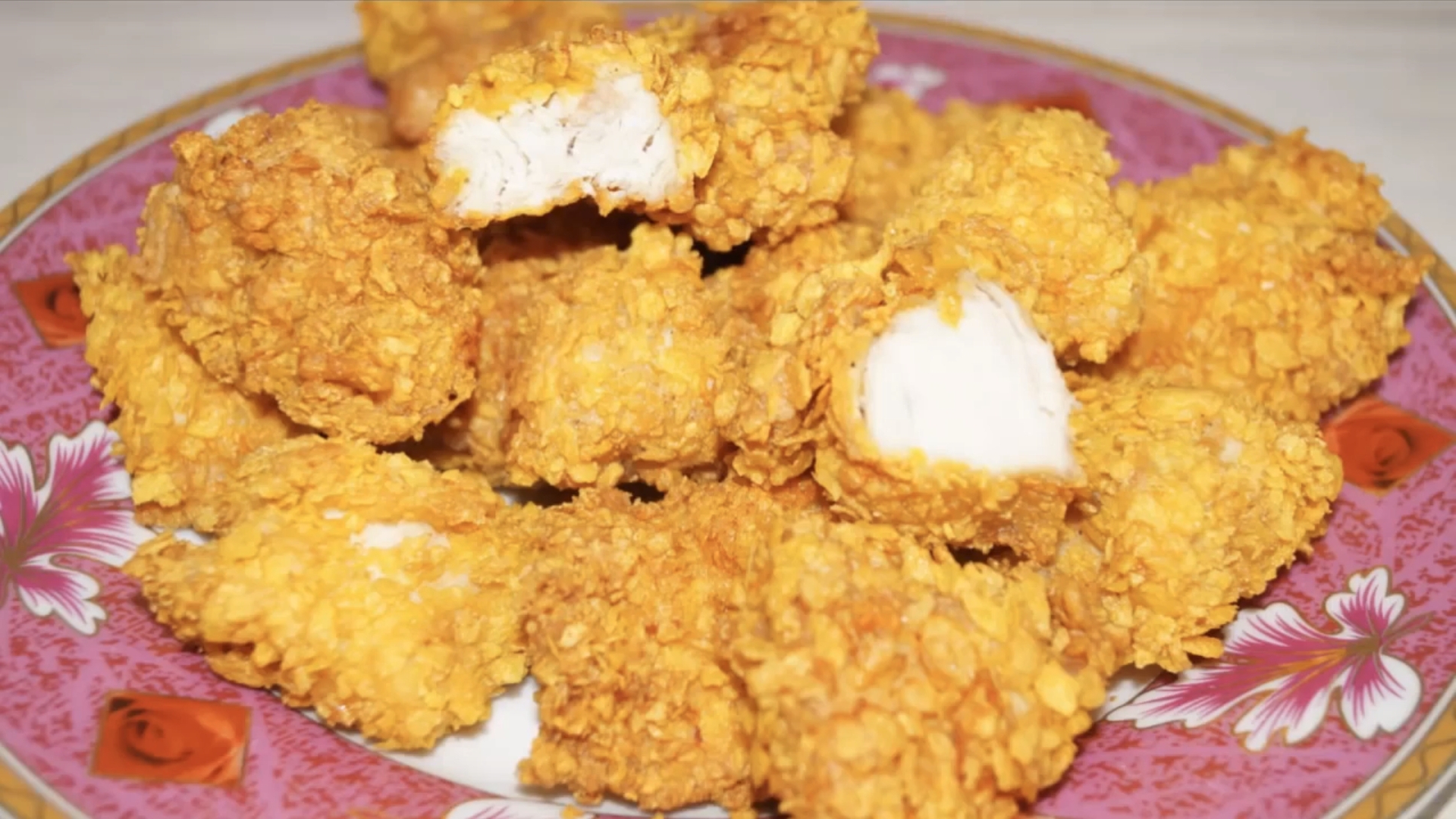 Куриная грудка в панировке из кукурузных хлопьев 😋. смотреть онлайн