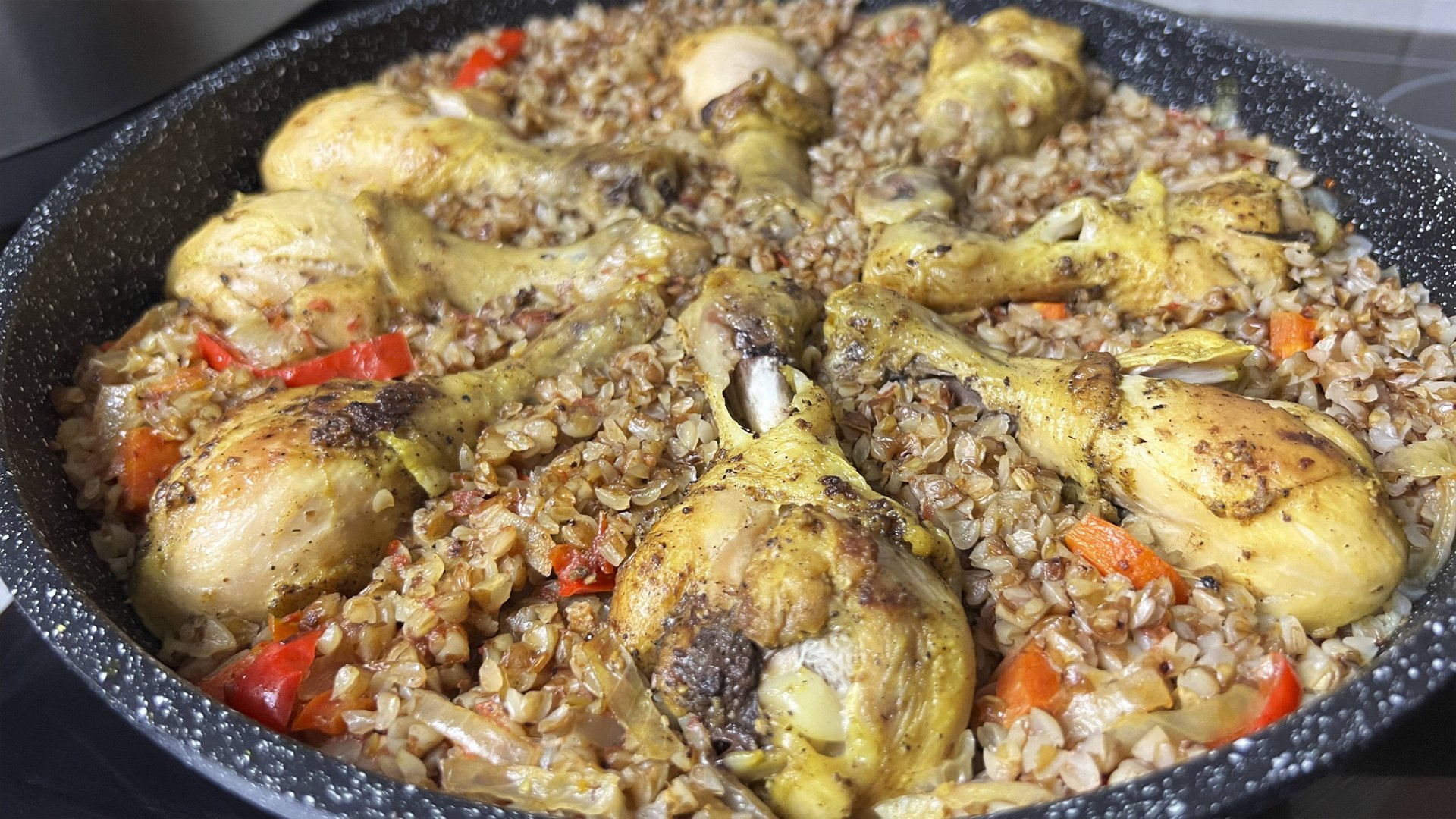 Все сложила в сковороду и забыла: простой рецепт ужина или обеда из самых доступных продуктов смотреть онлайн