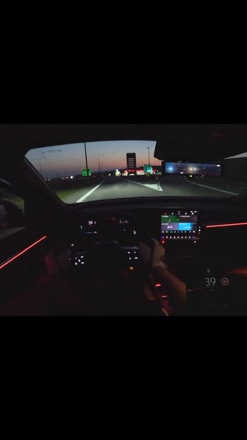 2023 RENAULT MEGANE E-TECH - ИСПЫТАНИЕ ТОРМОЗОВ смотреть онлайн