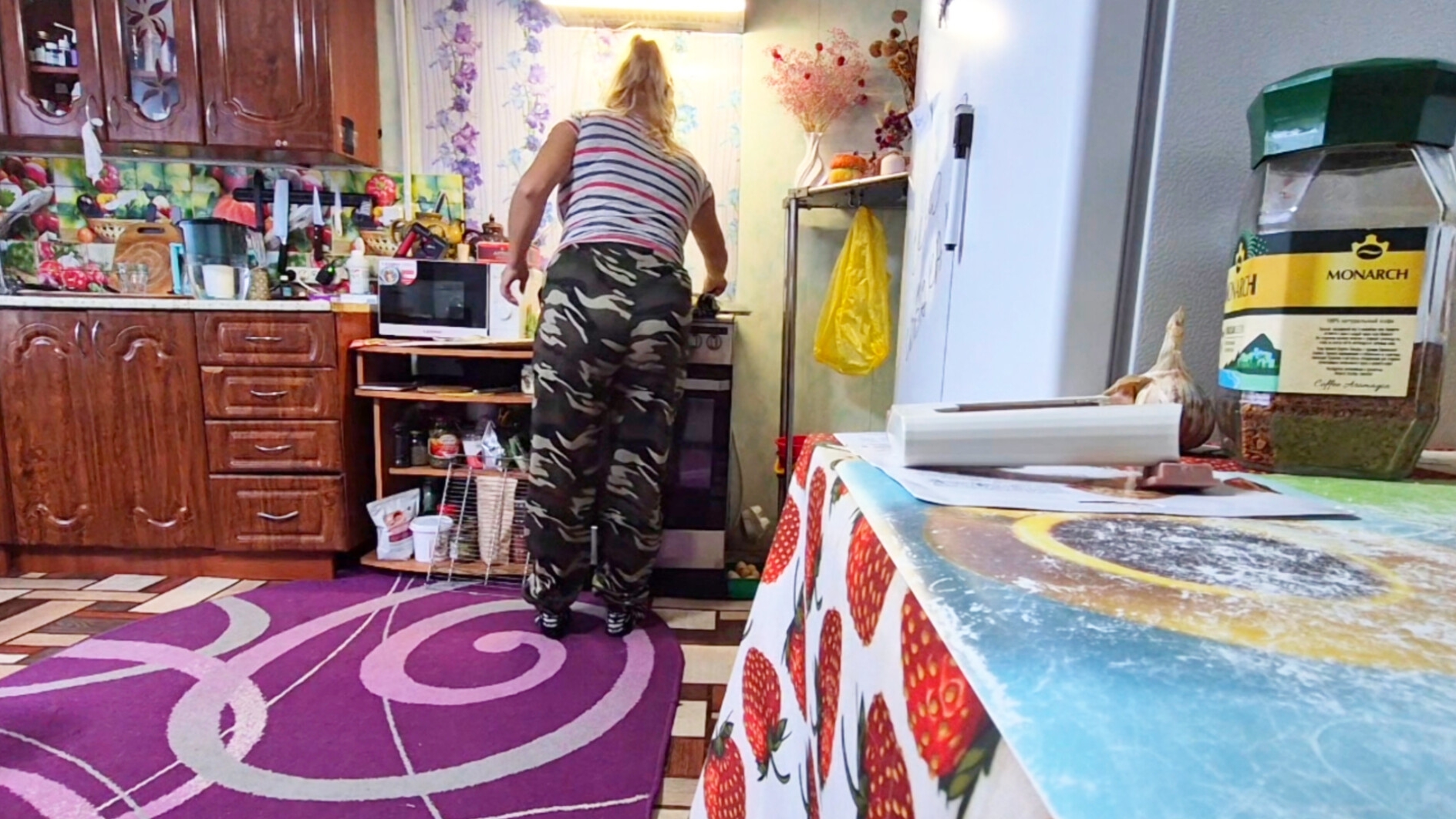 Все сложно,Это не Нормально,Не надо писать что я сор из избы выношу,это моё дело что мне говорить, смотреть онлайн