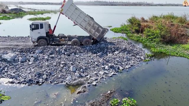 Строительство, дорога на озере, другой обзор смотреть онлайн