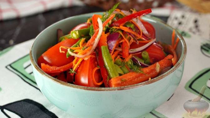 Идеальная овощная компания. ОВОЩНОЙ САЛАТ СО СТРУЧКОВОЙ ФАСОЛЬЮ смотреть онлайн