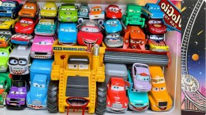 Мультики для детей про машинки. Яркие машинки Тачки - падают в аквариум. Мультики для малышей