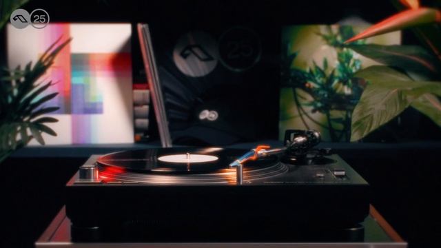 Andrew Bayer _ Matt Lange feat. Kerry Leva - In And Out Of Phase _ Anjuna25 Anniversary Vinyl смотреть онлайн